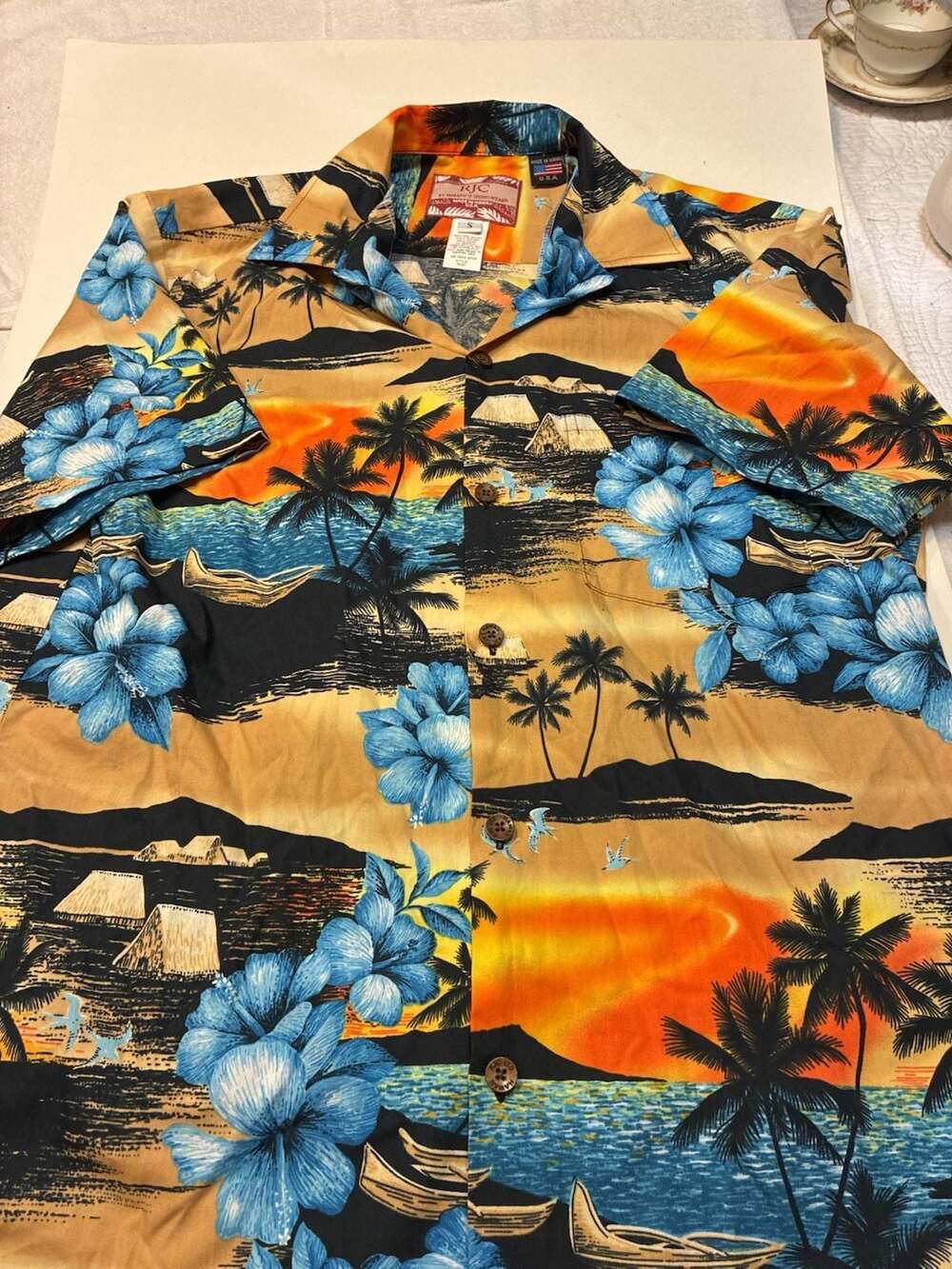 RJC Makapu'u Sportswear Men's Hawaiian Tropical Hibiscus Sunset Button-Down Shir